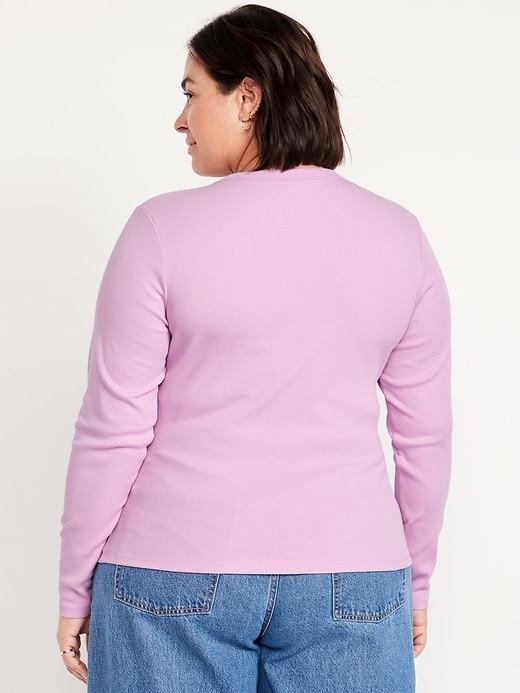 Image number 7 showing, Snug Long-Sleeve Crew-Neck T-Shirt