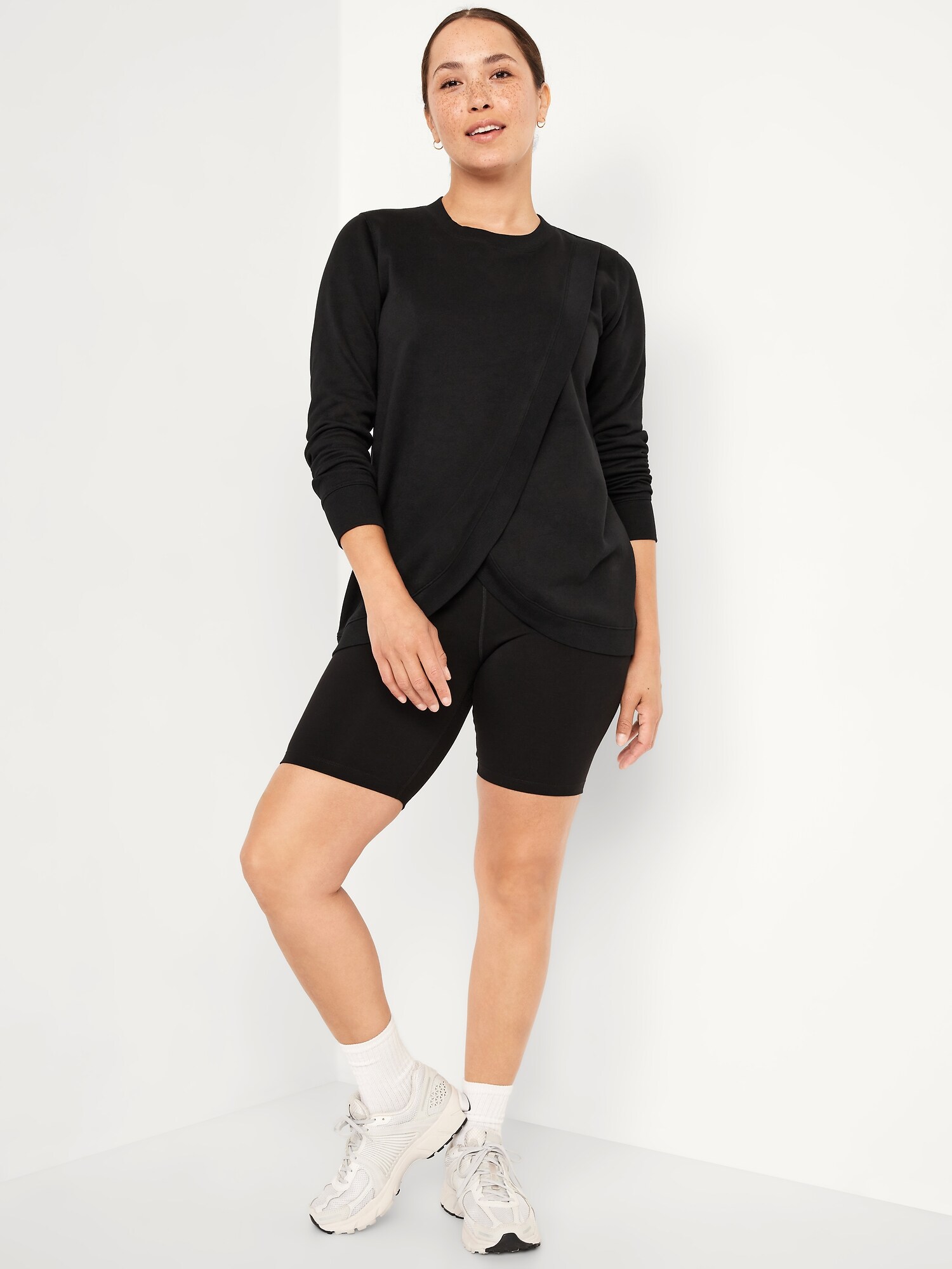 Женский свитшот Old Navy Maternity SoComfy Crossover Nursing Tunic, цвет: Чёрный — фото 3