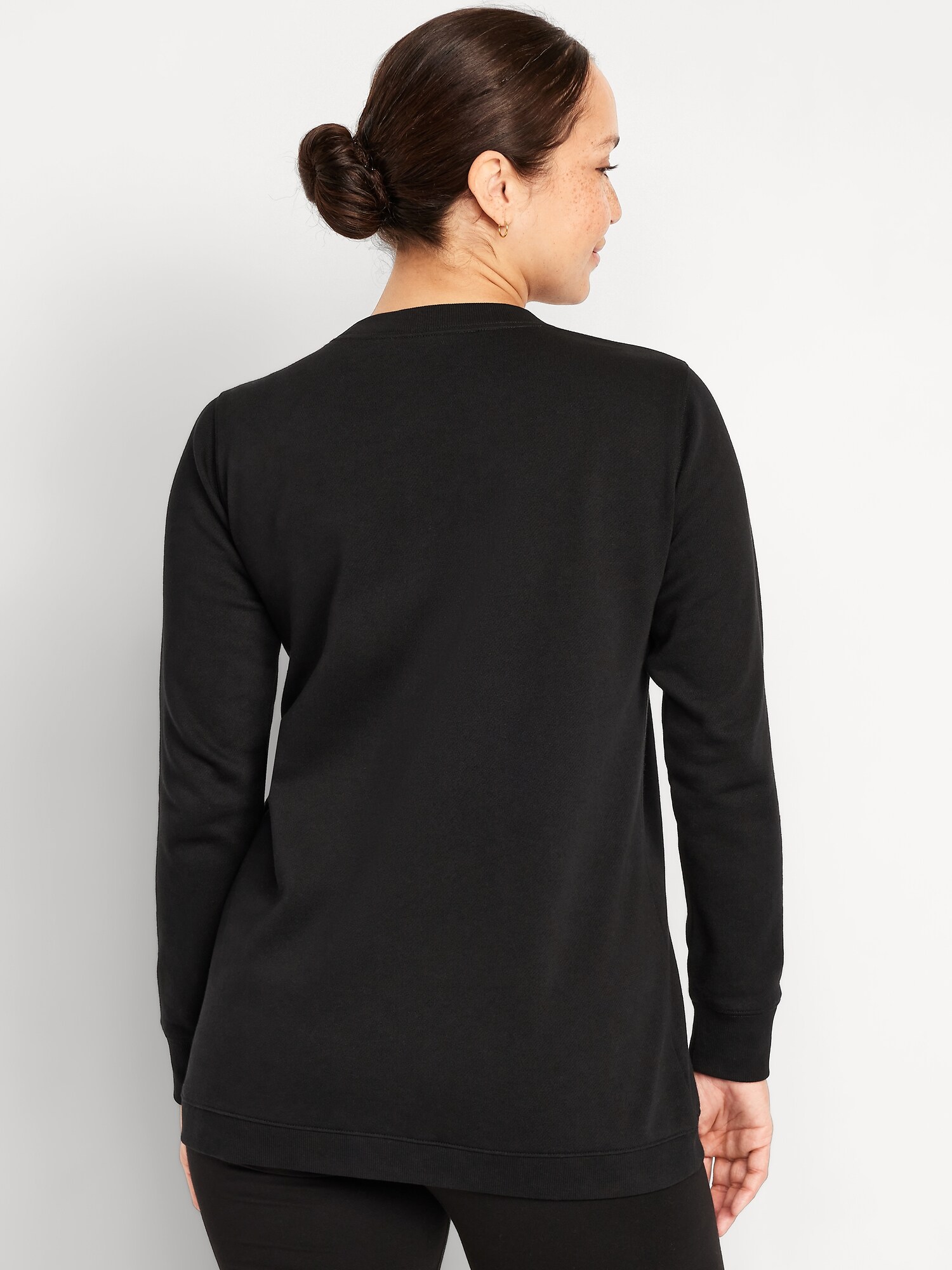 Женский свитшот Old Navy Maternity SoComfy Crossover Nursing Tunic, цвет: Чёрный — фото 2