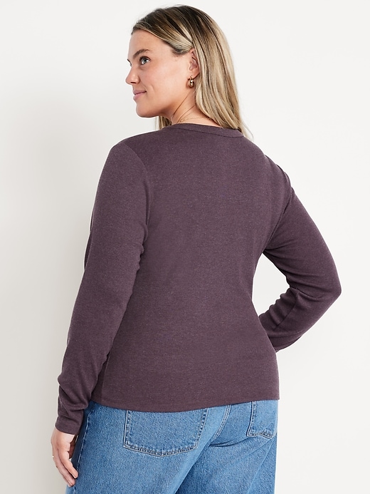 Image number 7 showing, Snug Long-Sleeve Crew-Neck T-Shirt