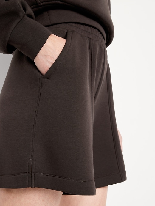 Image number 3 showing, High-Waisted Bounce Fleece Shorts -- 8-inch inseam