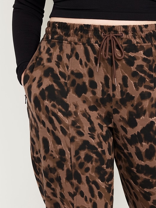 Image number 4 showing, High-Waisted Dynamic Fleece Sweatpants