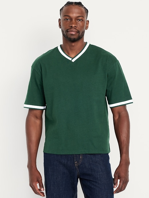 Image number 1 showing, Heavyweight Cropped V-Neck T-Shirt