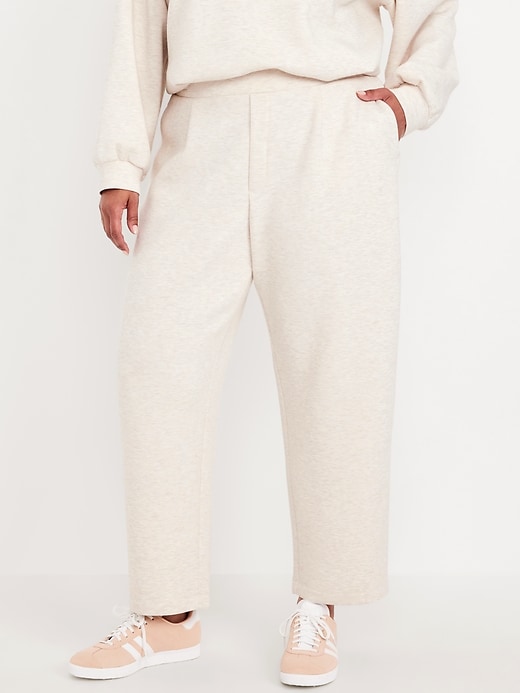 Image number 6 showing, High-Waisted Bounce Fleece Barrel Sweatpants
