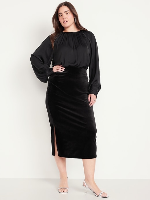Image number 4 showing, High-Waisted Ruched Velvet Midi Skirt