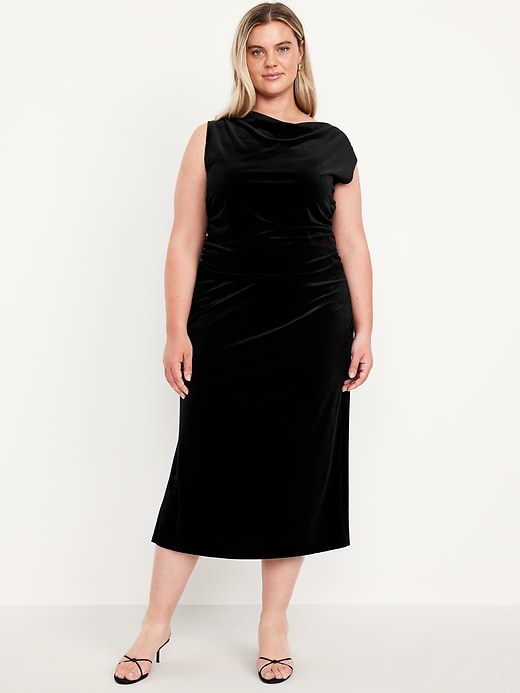 Image number 6 showing, High-Waisted Ruched Velvet Midi Skirt