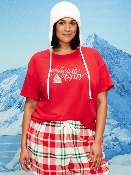 Image number 7 showing, Holiday-Graphic Crew-Neck T-Shirt for Women