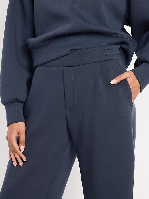 Image number 3 showing, High-Waisted Bounce Fleece Barrel Sweatpants