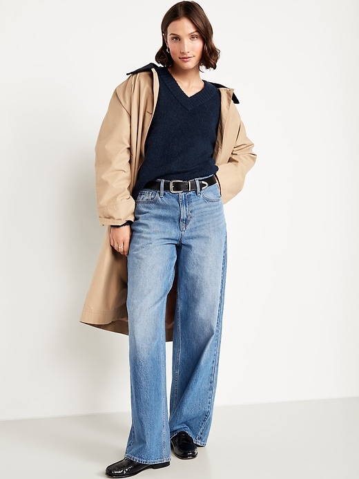 Image number 3 showing, Cozy Cropped V-Neck Sweater