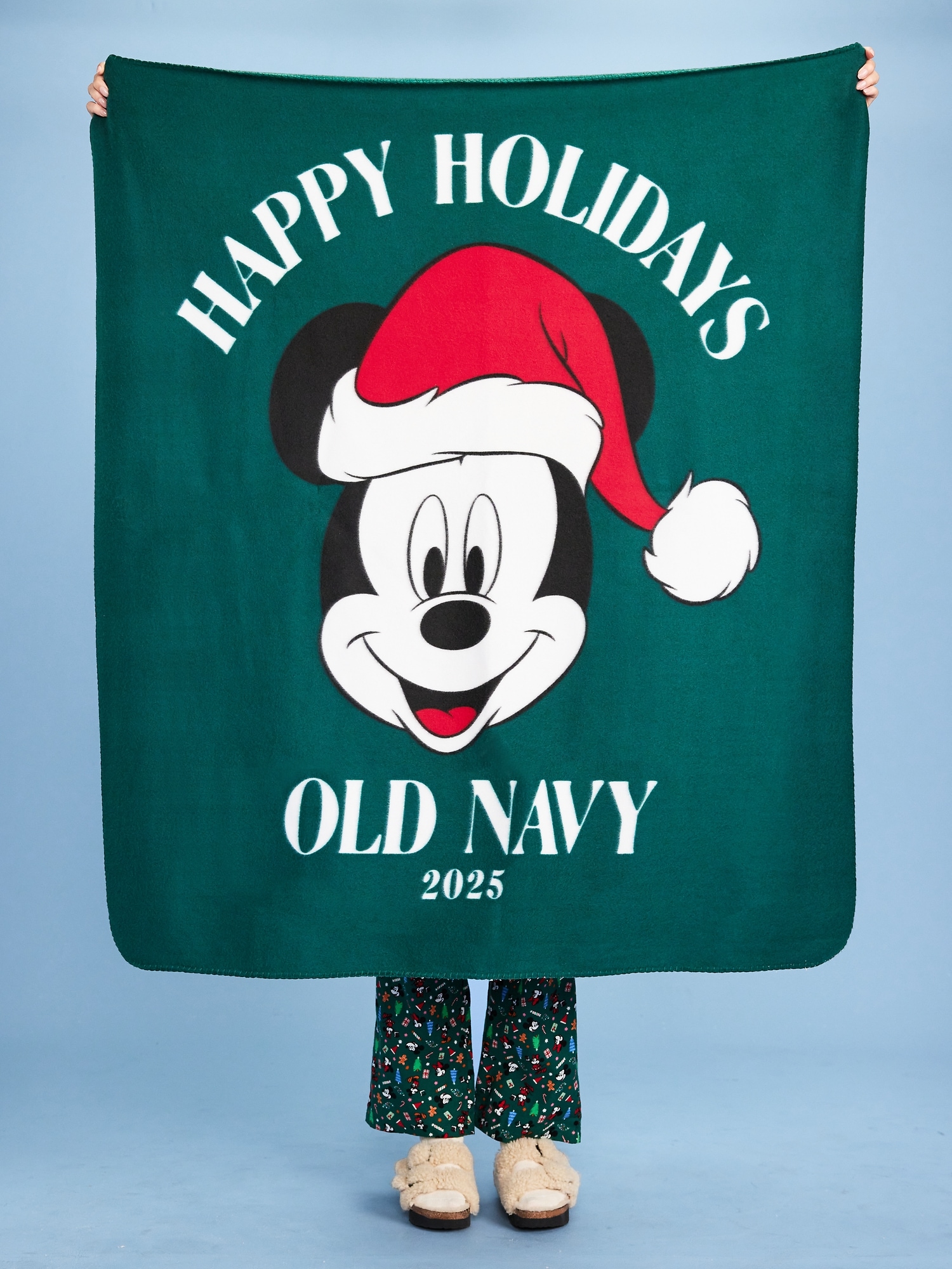 Old Navy x Disney Mickey Mouse Logo-Graphic Fleece Blanket for the Family