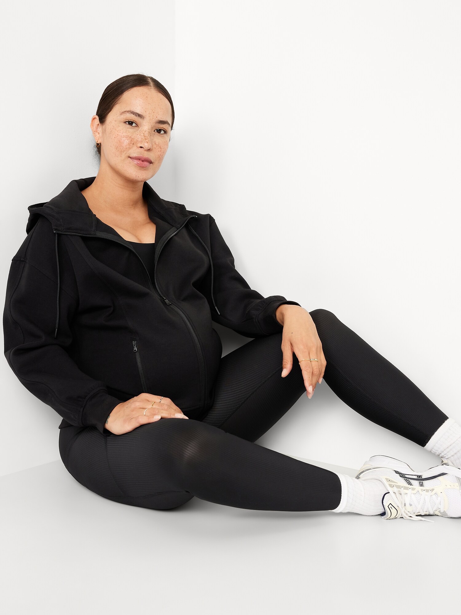 Женское худи Old Navy Maternity Dynamic Fleece Full-Zip, цвет: Чёрный — фото 3