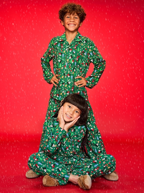 Old Navy x Disney Gender-Neutral Button-Front Graphic Pajama Set for Kids - Mickey & Minnie Holiday (Match The Fam!)