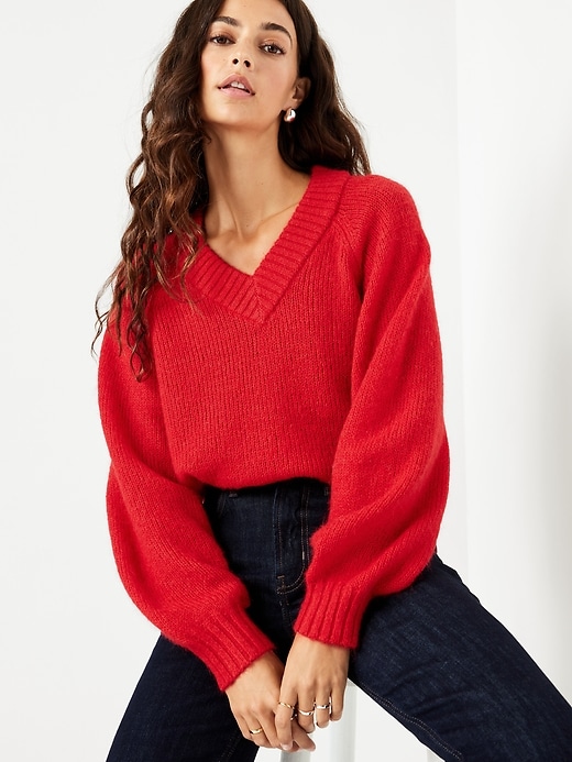 Image number 3 showing, Cozy Cropped V-Neck Sweater