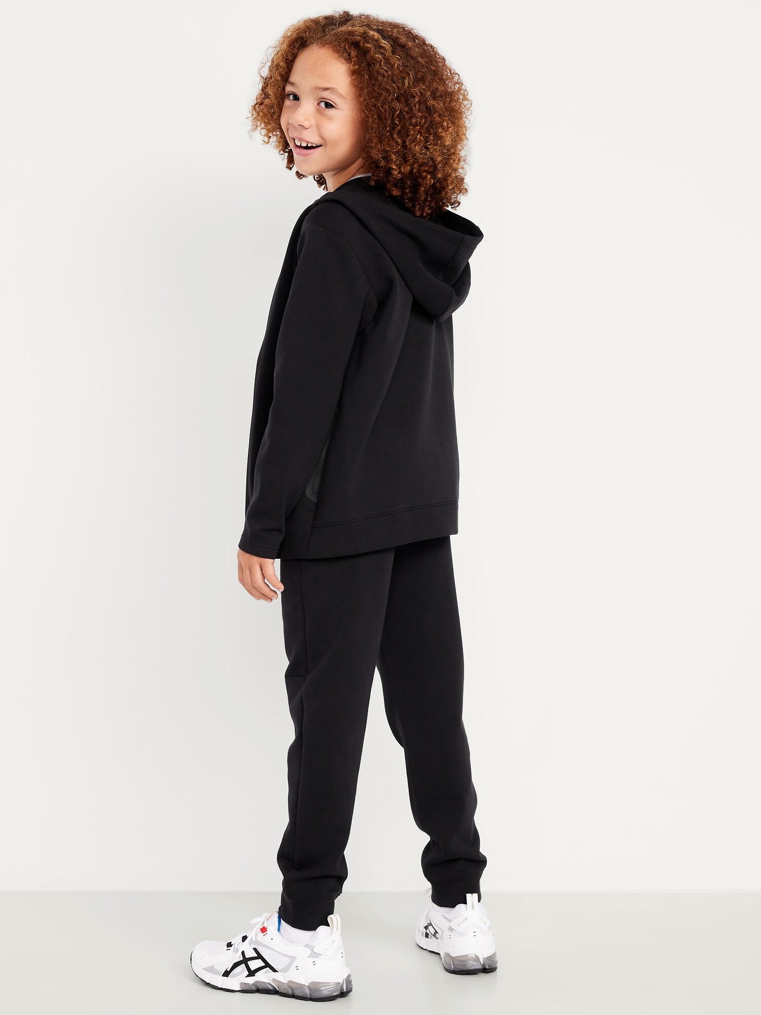 Детский комплект для мальчиков Old Navy Dynamic Fleece: худи на молнии и джоггеры, цвет: Чёрный — фото 2