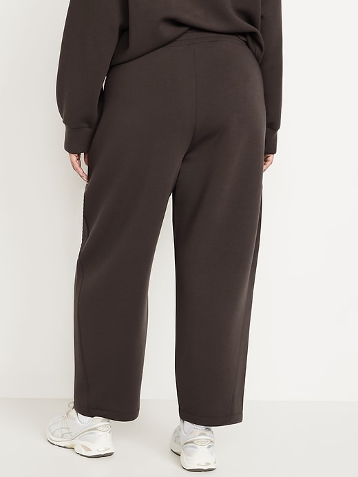Image number 7 showing, High-Waisted Bounce Fleece Barrel Sweatpants