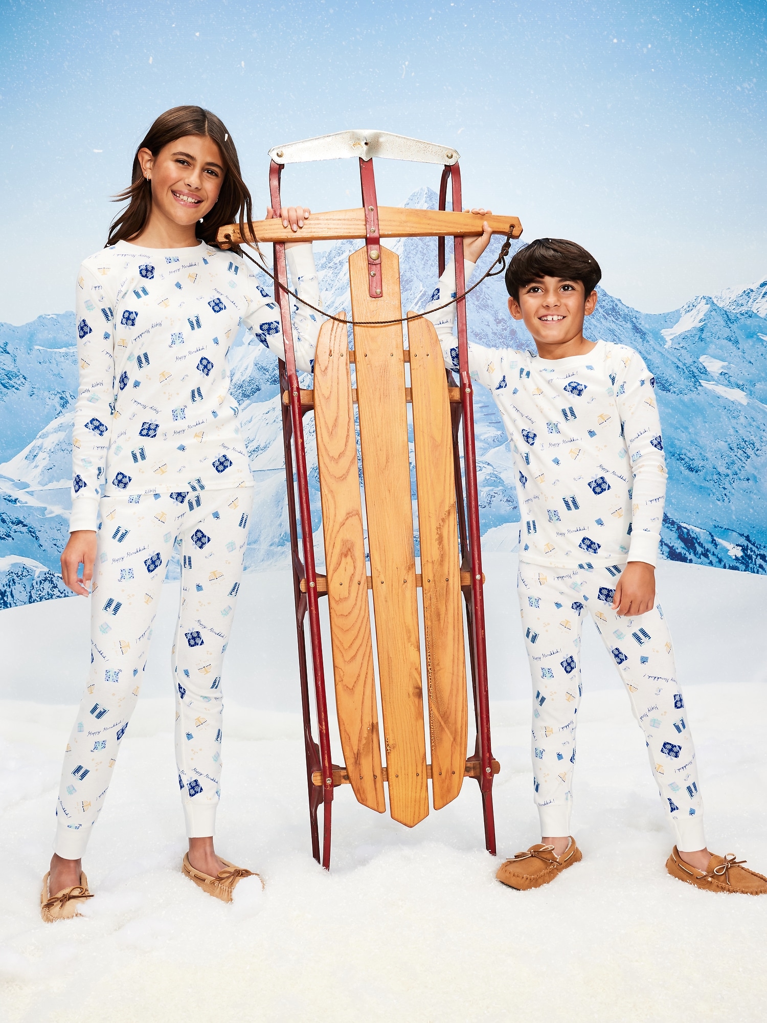 Gender-Neutral Snug-Fit Graphic Pajama Set for Kids