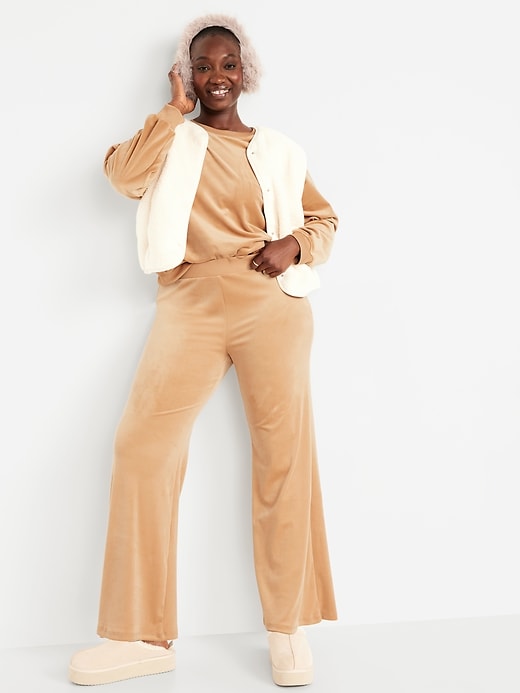 Image number 3 showing, Velour Lounge Top