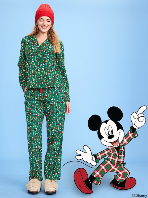 Old Navy x Disney Mickey Mouse & Friends Printed Flannel Pajama Set for Women - Mickey & Minnie Holiday (Match The Fam!)