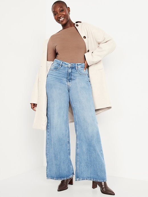 Image number 3 showing, Long-Sleeve Slit-Neck Ruched Top