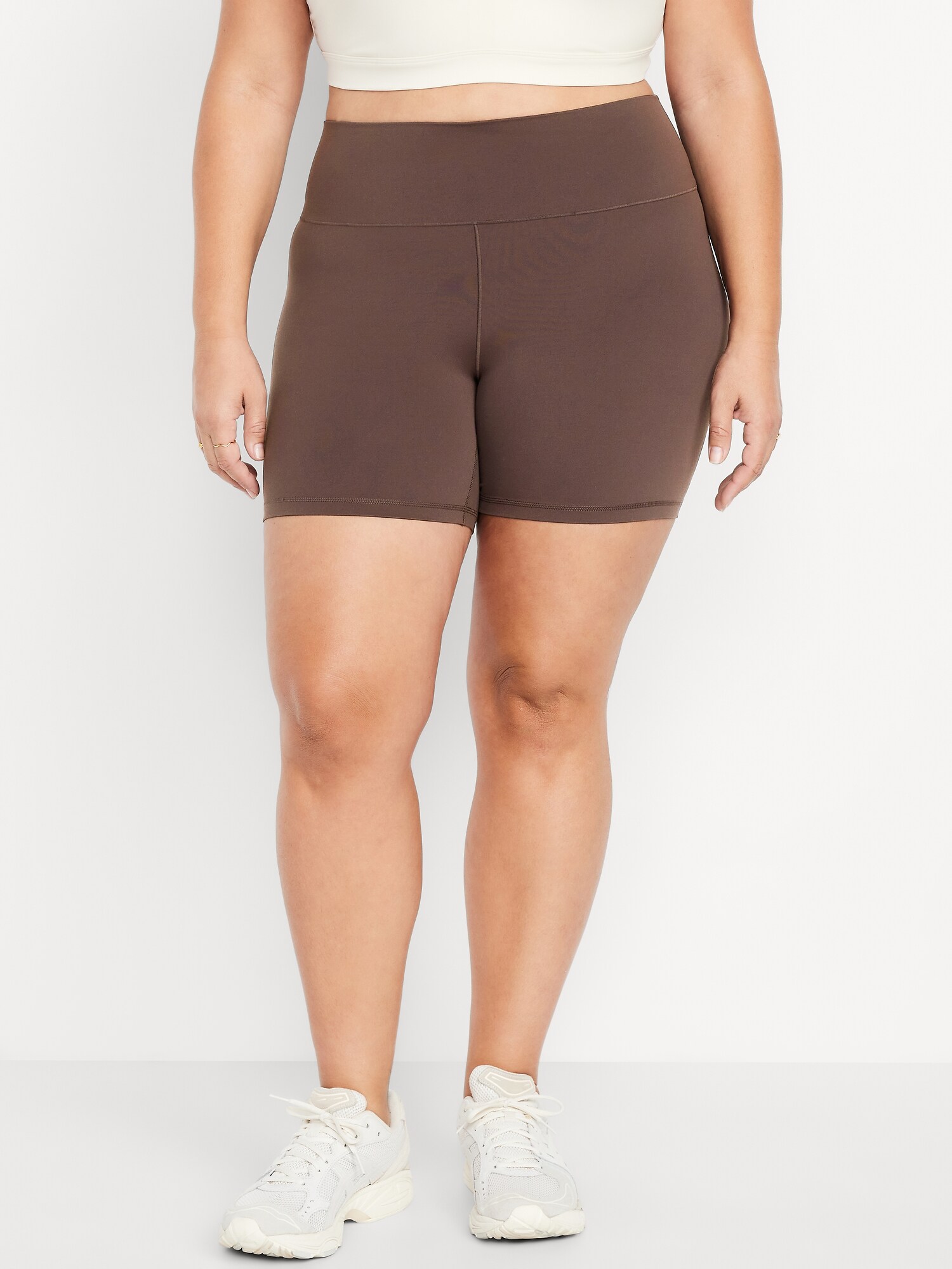 Женские шорты Old Navy High-Waisted StudioSmooth Biker Shorts -- 6-inch inseam, цвет: Чёрный кофейный — фото 6