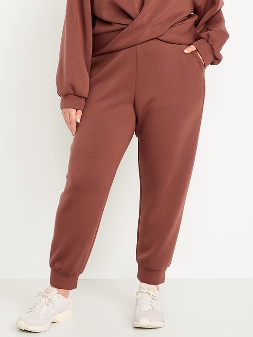 Image number 7 showing, High-Waisted Bounce Fleece Jogger Sweatpants