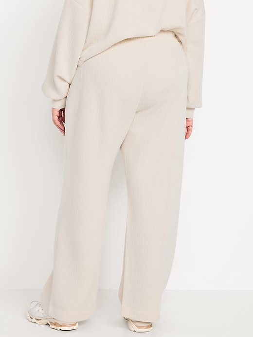 Image number 8 showing, High-Waisted Bounce Fleece Quilted Wide-Leg Sweatpants