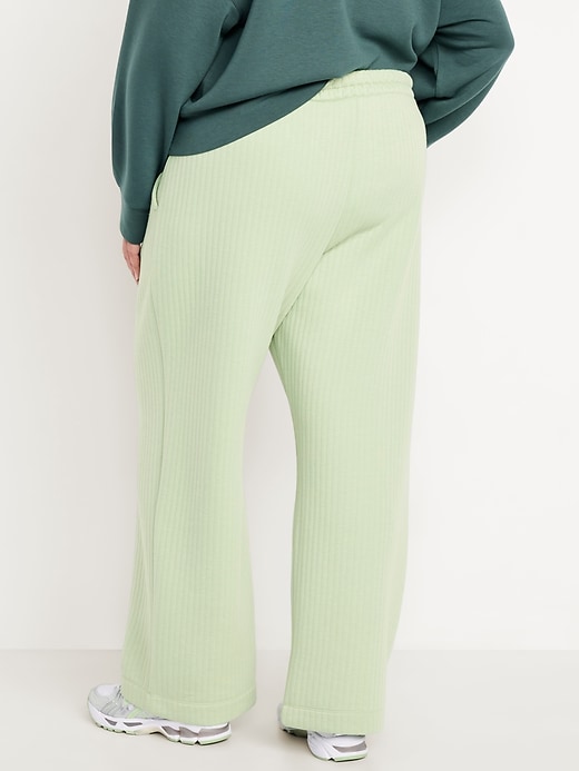 Image number 8 showing, High-Waisted Bounce Fleece Quilted Wide-Leg Sweatpants