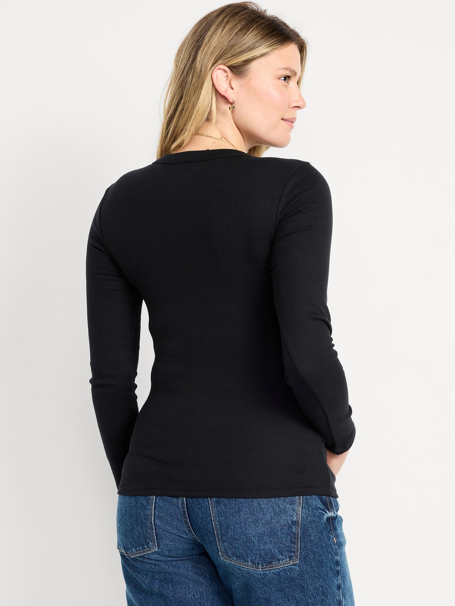 Женская футболка Old Navy Maternity Snug Crew-Neck, цвет: Чёрный — фото 2