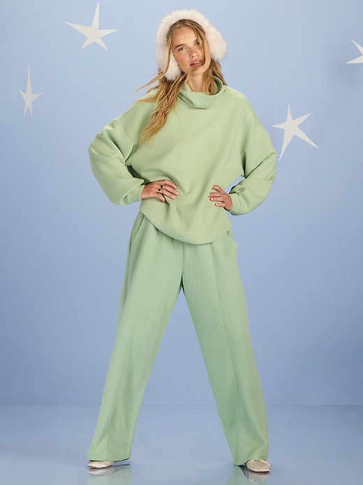 Image number 1 showing, High-Waisted Bounce Fleece Quilted Wide-Leg Sweatpants