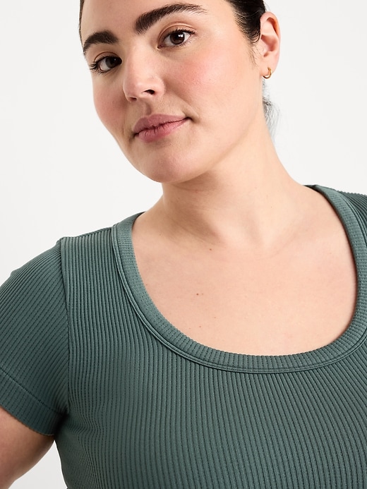 Image number 4 showing, Exhale Seamless Cropped Rib T-Shirt