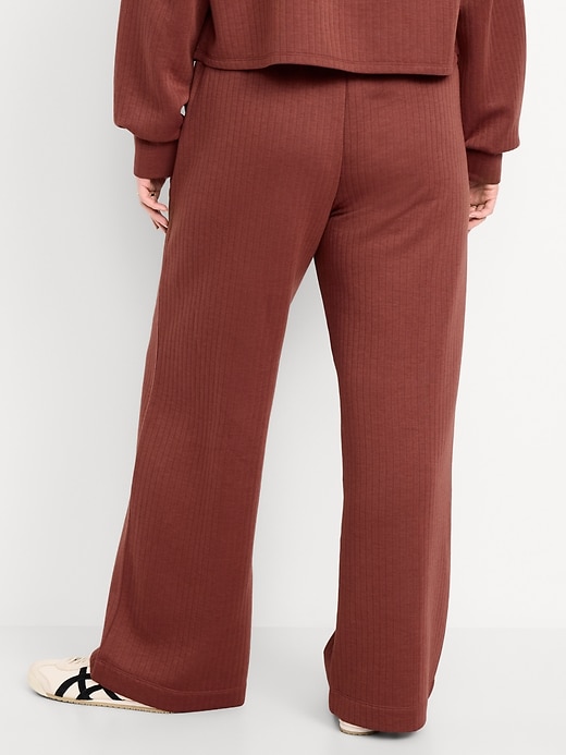 Image number 6 showing, High-Waisted Bounce Fleece Quilted Wide-Leg Sweatpants