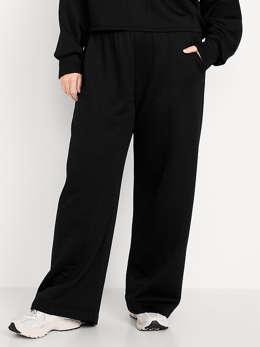 Image number 5 showing, High-Waisted Bounce Fleece Quilted Wide-Leg Sweatpants