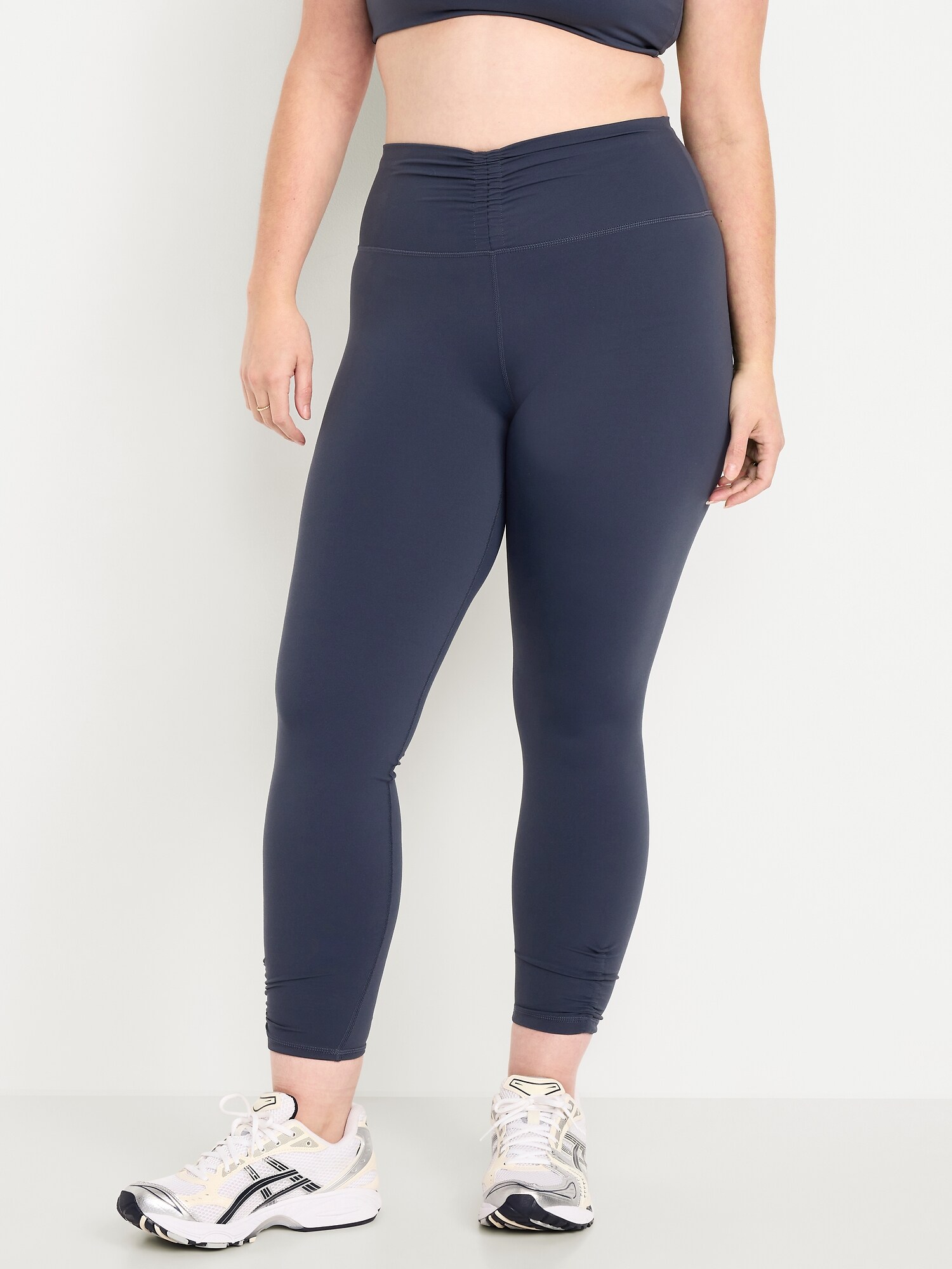 Женские леггинсы Old Navy High-Waisted StudioSmooth Ruched, цвет: Сумеречный тёмно-синий — фото 4