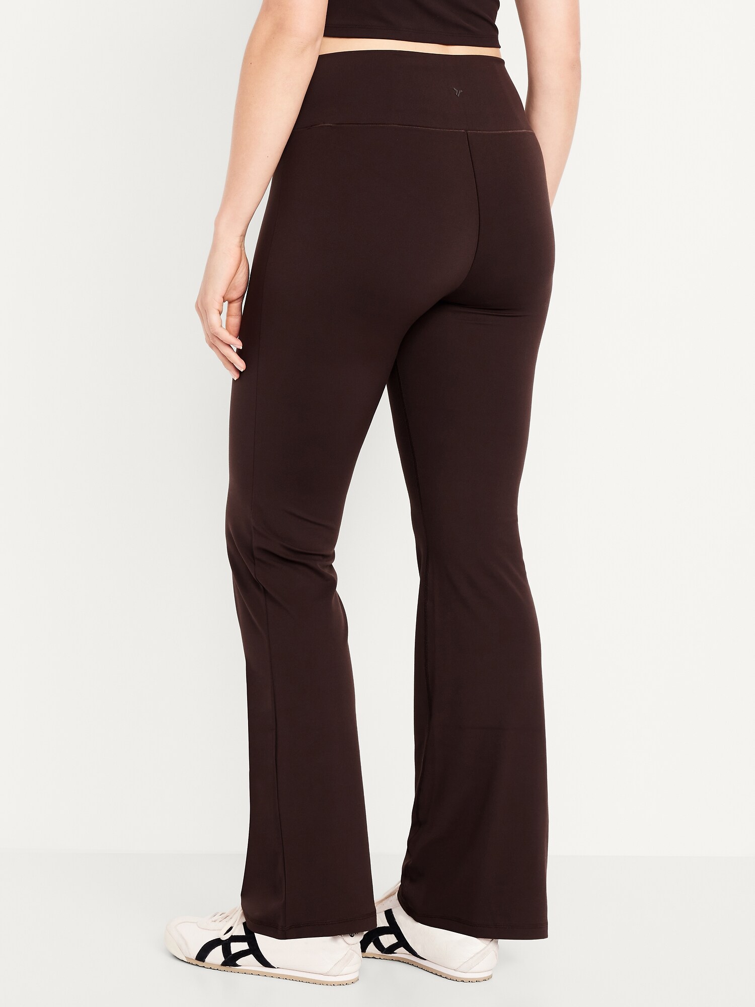Женские леггинсы Old Navy High-Waisted StudioSmooth Flare, цвет: Чёрный кофейный — фото 6