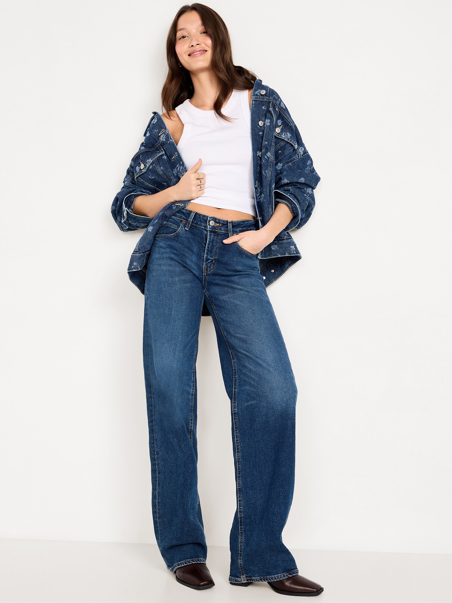 Женская куртка Old Navy Oversized Floral Print Jean Trucker, цвет: Индиго — фото 3
