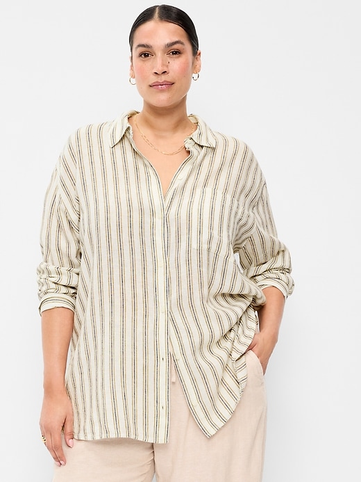 Image number 7 showing, Linen-Blend Loose Button-Down Shirt