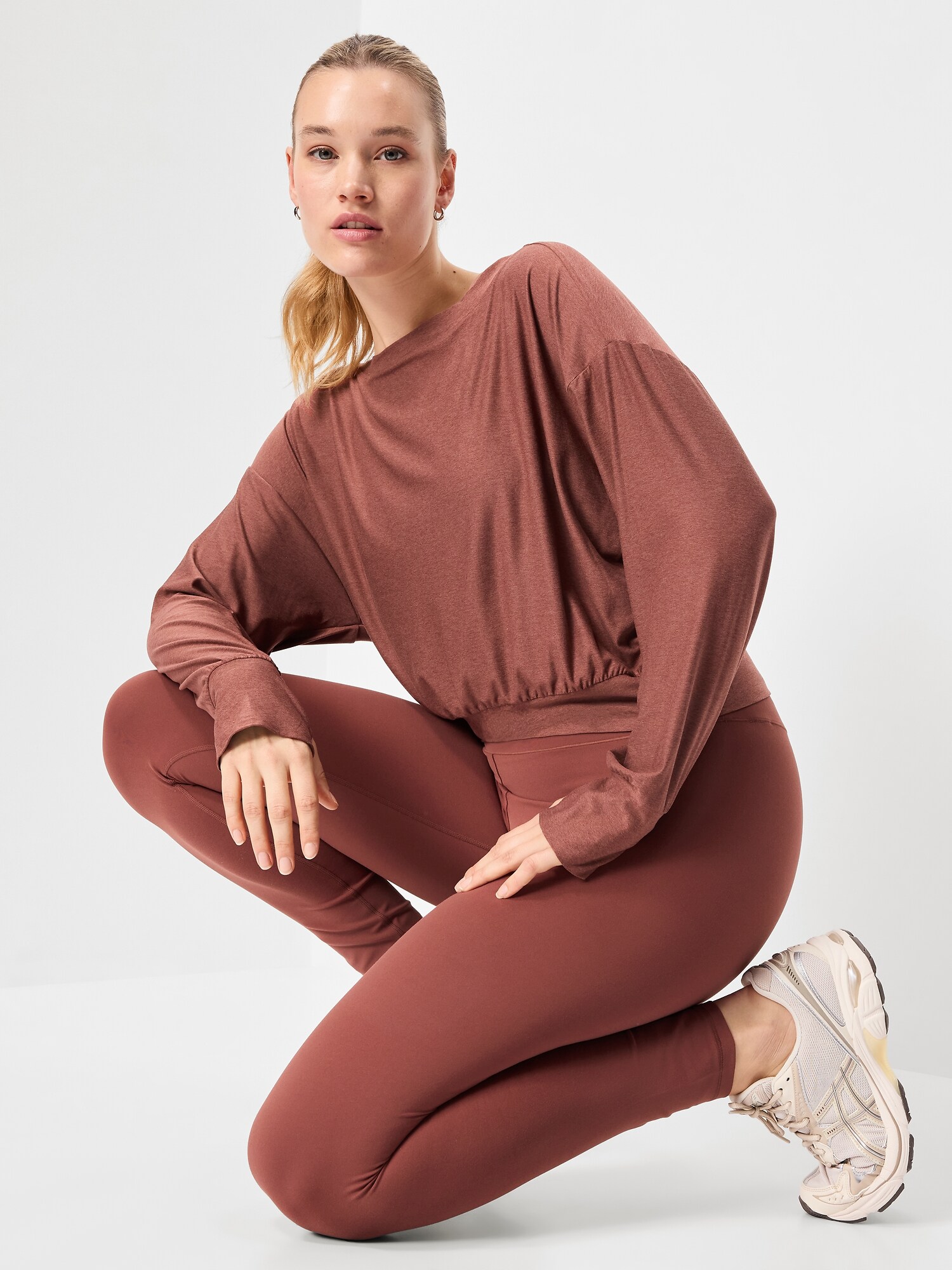Женский топ Old Navy CloudMotion Boatneck Top, цвет: Тёмно-бордовый — фото 3
