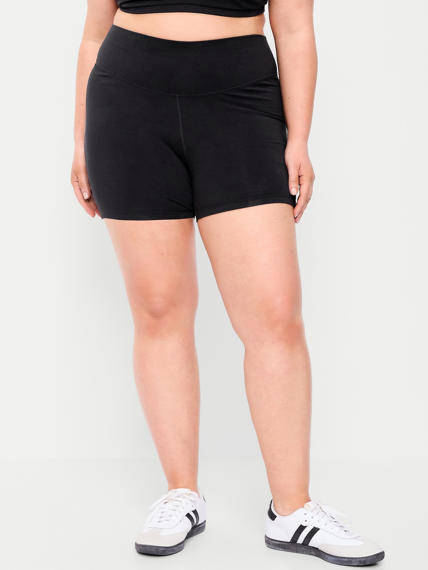 Женские шорты Old Navy High-Waisted PowerChill Biker Shorts -- 5-inch inseam, цвет: Чёрный — фото 6