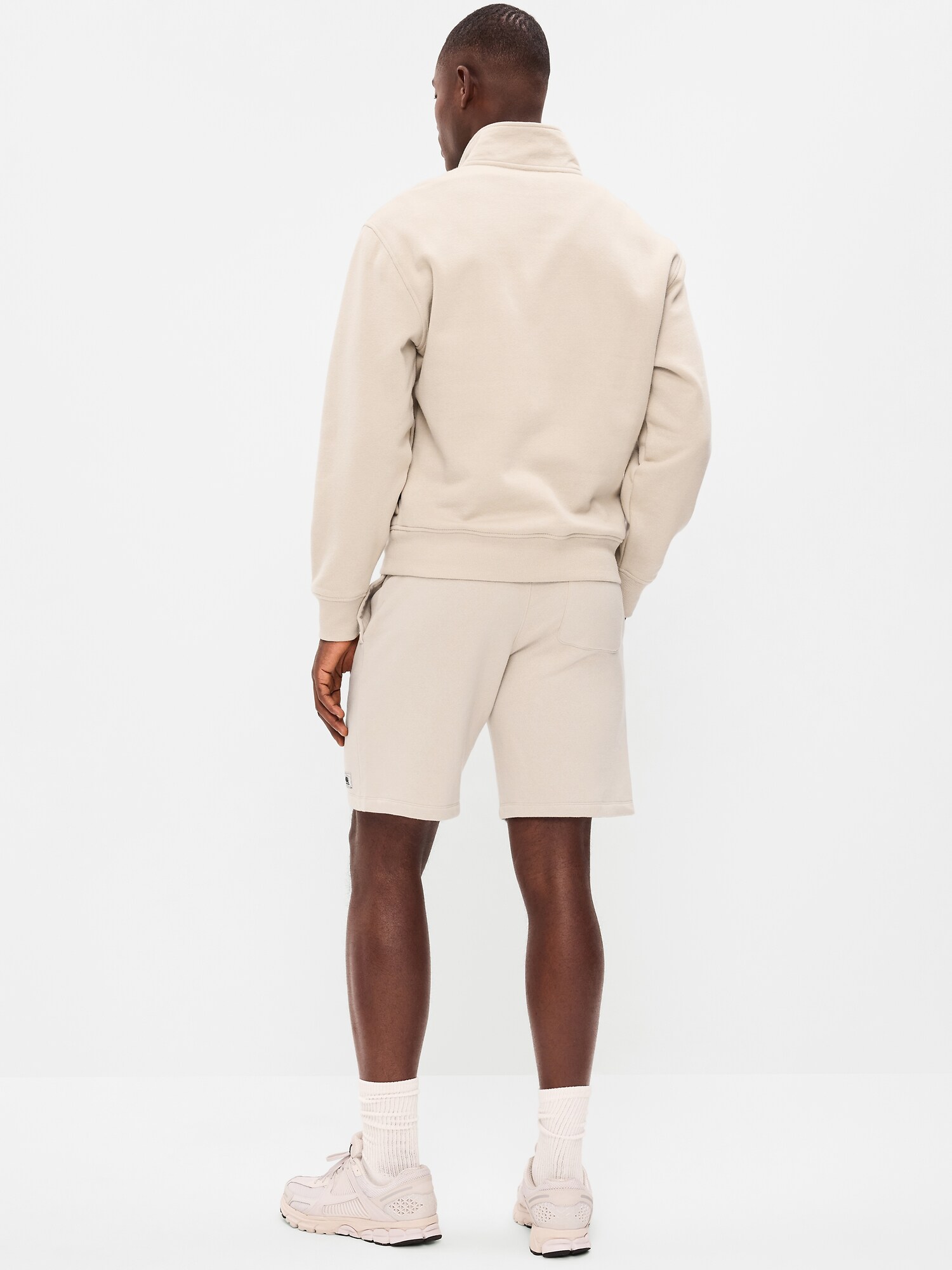 Мужские шорты Old Navy Rotation Logo Shorts -- 7-inch inseam, цвет: Серо-бежевый — фото 3