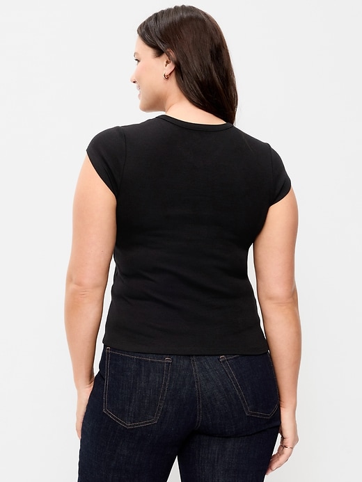 Image number 7 showing, Snug V-Neck Crop T-Shirt