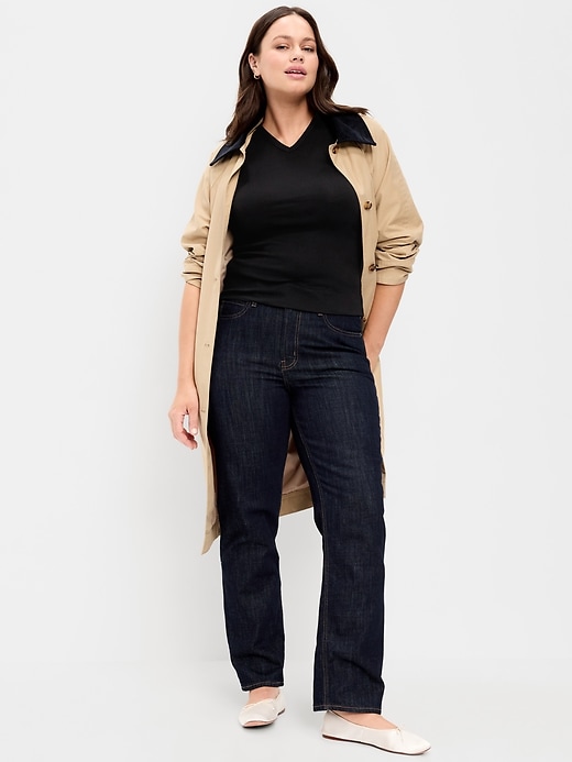 Image number 3 showing, Snug V-Neck Crop T-Shirt