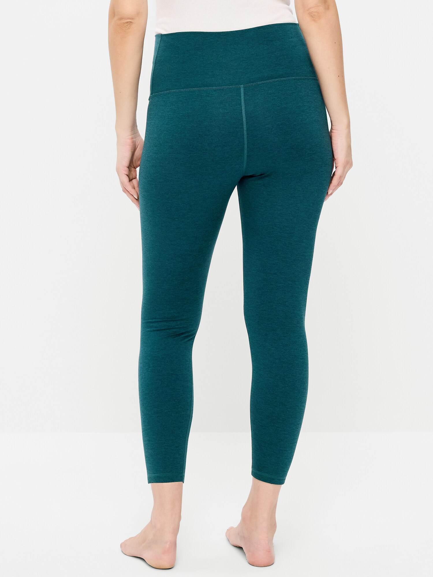 Женские леггинсы Old Navy Maternity Full-Panel CloudComfy 7/8 Leggings, цвет: Чёрный — фото 2