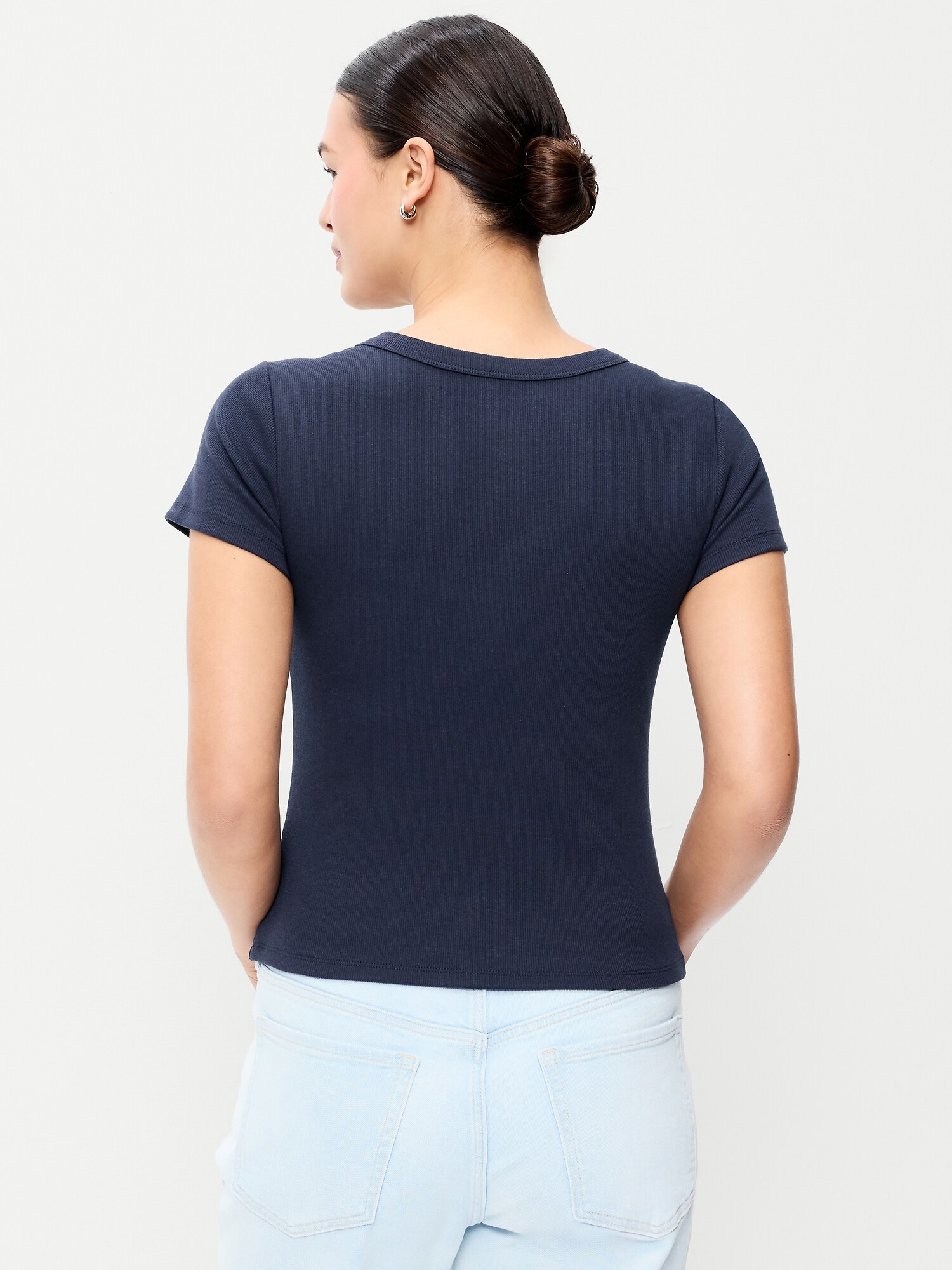 Женская футболка Old Navy Snug Crop V-Neck Ribbed, цвет: Arctic Depth — фото 6