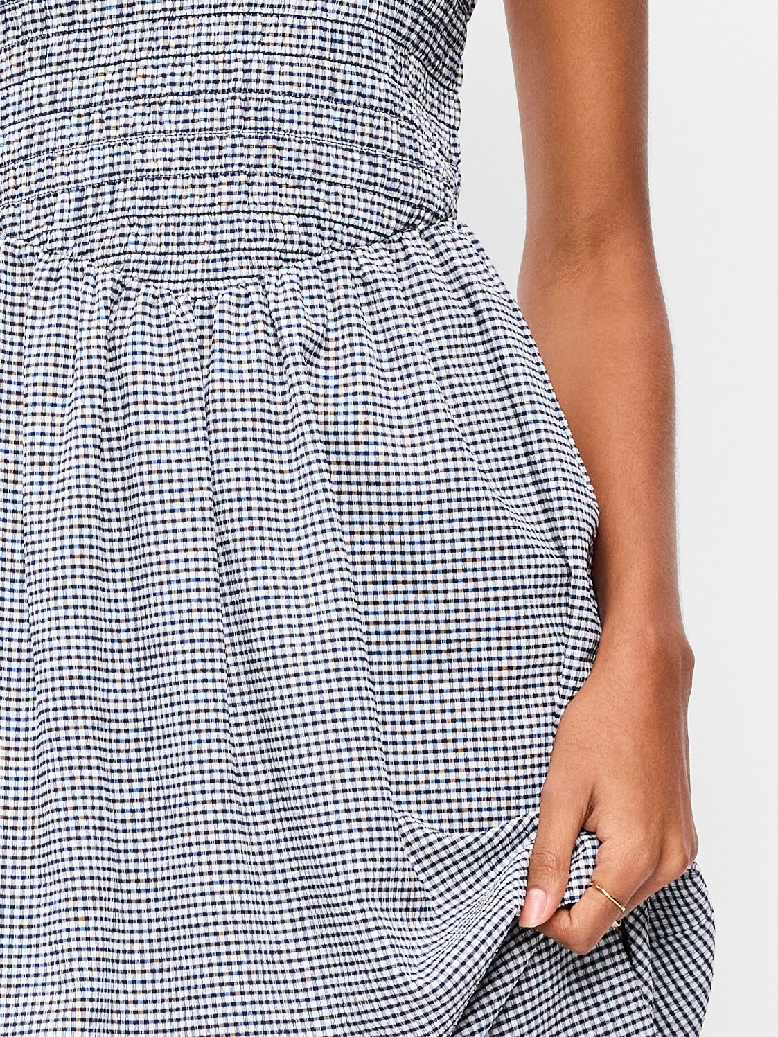 Женское платье Old Navy Fit & Flare Lightweight Smocked-Bodice Midi, цвет: Тёмно-синий клетчатый — фото 5