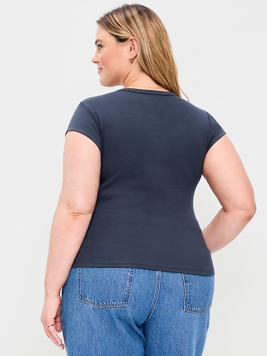 Image number 9 showing, Snug V-Neck Crop T-Shirt