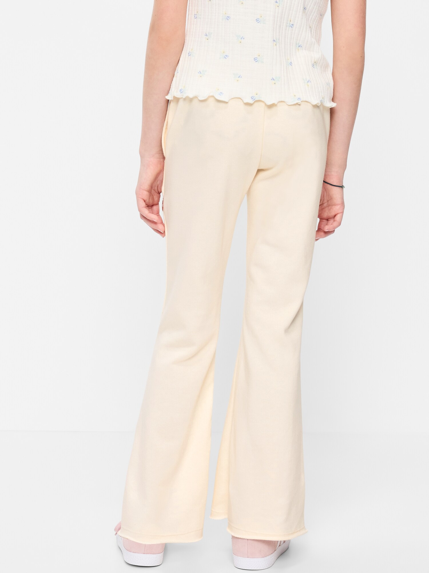 Брюки Old Navy Slim French-Terry Flare-Leg Sweatpants для девочек, цвет: Creme De La Creme — фото 2