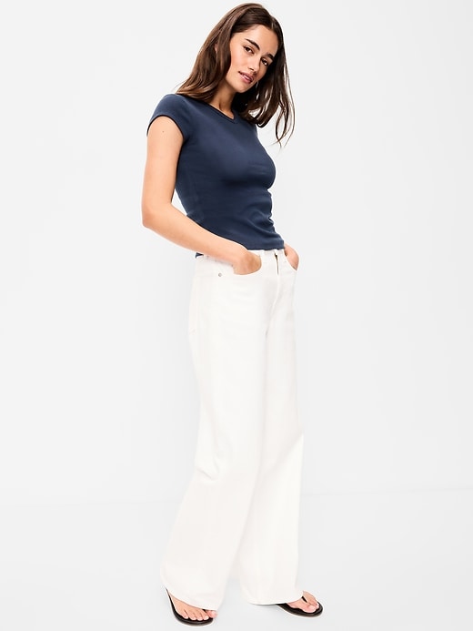 Image number 3 showing, Snug V-Neck Crop T-Shirt