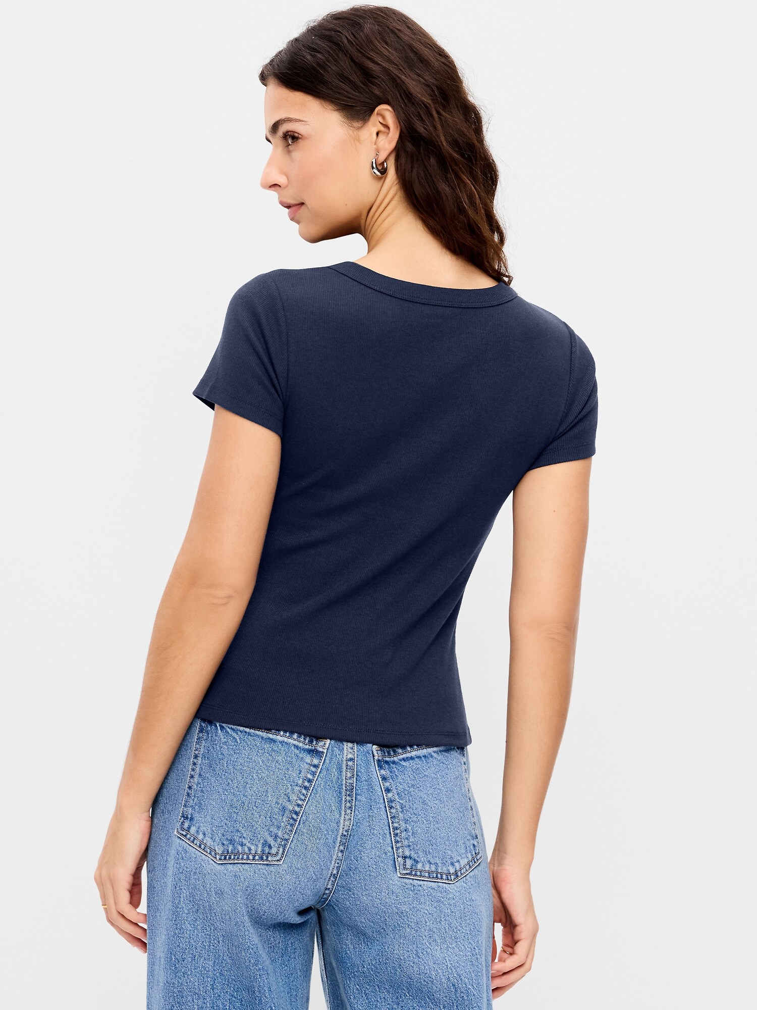 Женская футболка Old Navy Snug Crop V-Neck Ribbed, цвет: Arctic Depth — фото 2