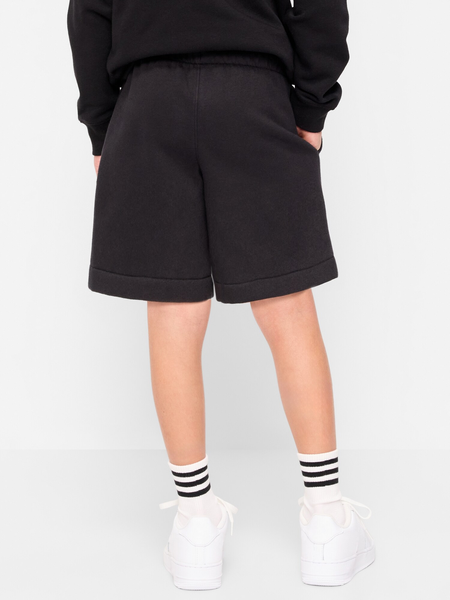 Шорты Old Navy Above Knee Logo Fleece Jogger Shorts для мальчиков, цвет: Чёрный — фото 2