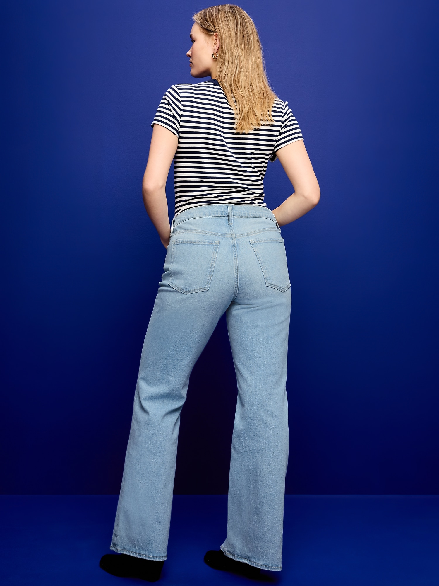 Mid-Rise Loose Boot-Cut Jeans
